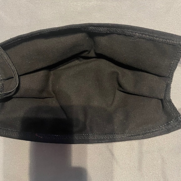 Embroidered face mask - Picture 2 of 12